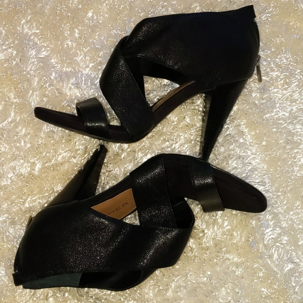 Mark Fisher Criss Cross leather sandals. SZ 9.5
